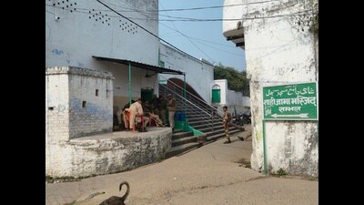 Cops guard the Shahi Masjid in Sambhal on Monday (HT Photo)