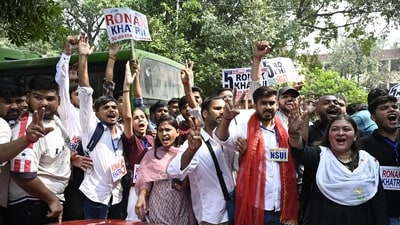 DUSU Results 2024: NSUI candidate Rounak Khatri has emerged victorious in the DUSU elections, bagging the post of President. (Photo by Vipin Kumar/ Hindustan Times) DUSU Results 2024: NSUI candidate Rounak Khatri has emerged victorious in the DUSU elections, bagging the post of President. (Photo by Vipin Kumar/ Hindustan Times)