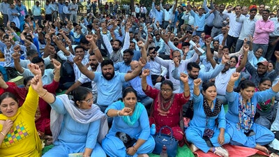 During the latest strike in October, new OPD registrations and elective surgeries at PGIMER, Chandigarh, were completely suspended for a week, putting patients, many of them coming in from neighbouring states, through immense hardship. (Ravi Kumar/HT) During the latest strike in October, new OPD registrations and elective surgeries at PGIMER, Chandigarh, were completely suspended for a week, putting patients, many of them coming in from neighbouring states, through immense hardship. (Ravi Kumar/HT)