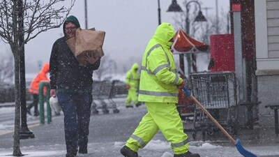With hundreds of flood warnings issued for Wales and the west of England, Storm Bert caused havoc throughout the United Kingdom. (REUTERS / Ken McGagh)