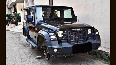 The vehicle that was targeted by thieves in New Rajouri Garden at Barewal Road in Ludhiana on Monday. (HT photo)