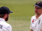 Joe Root speaks to Kane Williamson 
