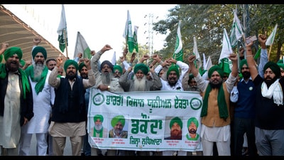Farmers during a protest outside mini secretariat in Ludhiana on Tuesday. (HT Photo) Farmers during a protest outside mini secretariat in Ludhiana on Tuesday. (HT Photo)