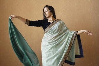 Gorgeous Shawls and Wraps for Women to Pair with Wedding Outfits Gorgeous Shawls and Wraps for Women to Pair with Wedding Outfits