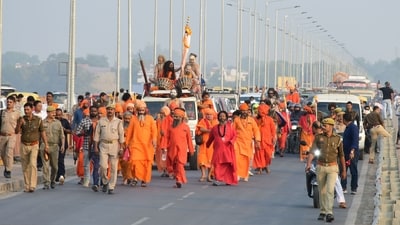 Juna Akhara seers during the ‘Nagar Pravesh’ procession ahead of Mahakumbh-2025 in Prayagraj (Anil kumar Maurya/HT) Juna Akhara seers during the ‘Nagar Pravesh’ procession ahead of Mahakumbh-2025 in Prayagraj (Anil kumar Maurya/HT)