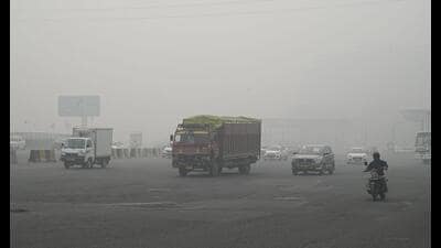 Since the implementation of Grap IV protocols across Delhi-NCR on November 18, Gurugram logged a peak air quality index of “severe” on November 19, according to data from the Central Pollution Control Board. On Tuesday, the district recorded a “poor” AQI reading of 289, a slight improvement from Monday’s 295 but significantly worse than Sunday’s 207 reading. (HT PHOTO) Since the implementation of Grap IV protocols across Delhi-NCR on November 18, Gurugram logged a peak air quality index of “severe” on November 19, according to data from the Central Pollution Control Board. On Tuesday, the district recorded a “poor” AQI reading of 289, a slight improvement from Monday’s 295 but significantly worse than Sunday’s 207 reading. (HT PHOTO)