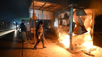 Khan's supporters called for the Shehbaz Sharif-led government's resignation, vandalized several vehicles during protests, and even set ablaze a police kiosk. (AFP) Khan's supporters called for the Shehbaz Sharif-led government's resignation, vandalized several vehicles during protests, and even set ablaze a police kiosk. (AFP)