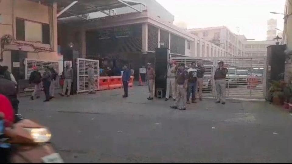 Security stepped up at Dayanand Medical College and Hospital in Ludhiana, where farmer leader Jagjit Singh Dallewal, was admitted on Tuesday. (HT Photo) Security stepped up at Dayanand Medical College and Hospital in Ludhiana, where farmer leader Jagjit Singh Dallewal, was admitted on Tuesday. (HT Photo)