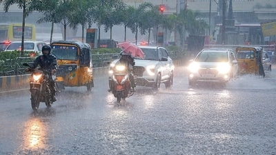 Heavy rains lashed Chennai on Tuesday. (ANI) Heavy rains lashed Chennai on Tuesday. (ANI)