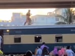 In Bangladesh, a woman danced on a moving train roof, going viral for her daring stunt.
In Bangladesh, a woman danced on a moving train roof, going viral for her daring stunt.