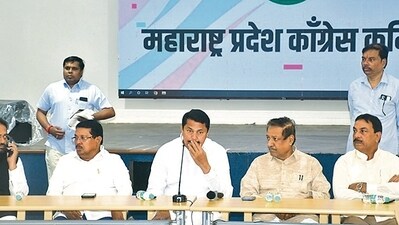 Mumbai, India – Nov 27, 2024: Newly elected MLAs meeting of Congress party leaders in the presence of State President Nana Patole, Former Chief Minister Prithviraj Chavan, Vijay Wadettiwar, State Working President and State Working President cwc member Naseem Khan, Dr. Nitin Raut, Amit Deshmukh, Aslam Sheikh, Amin Patel and other leaders, at Tilak Bhavan, in Mumbai, India, on Wednesday, Nov 27, 2024. (Photo by Bhushan Koyande/HT Photo) Mumbai, India – Nov 27, 2024: Newly elected MLAs meeting of Congress party leaders in the presence of State President Nana Patole, Former Chief Minister Prithviraj Chavan, Vijay Wadettiwar, State Working President and State Working President cwc member Naseem Khan, Dr. Nitin Raut, Amit Deshmukh, Aslam Sheikh, Amin Patel and other leaders, at Tilak Bhavan, in Mumbai, India, on Wednesday, Nov 27, 2024. (Photo by Bhushan Koyande/HT Photo)