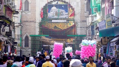Pilgrims visit the shrine of Sufi saint Khwaja Moinuddin Chishti in Ajmer on November 28, 2024. (AFP) Pilgrims visit the shrine of Sufi saint Khwaja Moinuddin Chishti in Ajmer on November 28, 2024. (AFP)