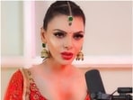 "Do not go overboard with your makeover unless you wish to look like Jaadu," Sherlyn Chopra advised her fans.