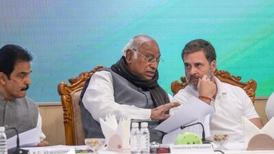 Congress president Mallikarjun Kharge and Congress leader Rahul Gandhi at the Congress Working Committee (CWC) meeting in New Delhi (RAJ K RAJ /HT PHOTO) Congress president Mallikarjun Kharge and Congress leader Rahul Gandhi at the Congress Working Committee (CWC) meeting in New Delhi (RAJ K RAJ /HT PHOTO)