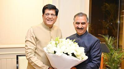 Himachal CM Sukhvinder Singh Sukhu meeting Union minister for commerce and industries Piyush Goyal in New Delhi. (HT Photo)