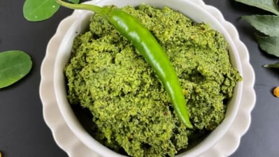 This 10-minute Moringa Thogayal recipe is the perfect accompaniment to your winter snacking fests (Photo: Curry & Vanilla)