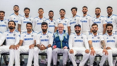 Australian Prime Minister Anthony Albanese in a group picture with India squad. (Anthony Albanese - X) Australian Prime Minister Anthony Albanese in a group picture with India squad. (Anthony Albanese - X)