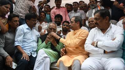 Adhav, 95, began his protest at Phule Wada, the residence of social reformer Jyotiba Phule, in the city on Thursday and ended his agitation by accepting a glass of water from Thackeray’s hands on Saturday. (HT PHOTO) Adhav, 95, began his protest at Phule Wada, the residence of social reformer Jyotiba Phule, in the city on Thursday and ended his agitation by accepting a glass of water from Thackeray’s hands on Saturday. (HT PHOTO)