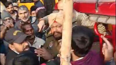 Agitators creating a ruckus after the accident at the Samrala Chowk, Ludhiana. (HT Photo) Agitators creating a ruckus after the accident at the Samrala Chowk, Ludhiana. (HT Photo)