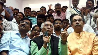 Pune, India -November 30, 2024: Uddhav Thackrey meet Baba Adhav during Atmclesh protest at Mahatma Phule wada in Ganj Peth in Pune, India, Saturday, -November 30, 2024-HT photo Pune, India -November 30, 2024: Uddhav Thackrey meet Baba Adhav during Atmclesh protest at Mahatma Phule wada in Ganj Peth in Pune, India, Saturday, -November 30, 2024-HT photo
