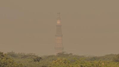 Qutub Minar shrouded in early morning smog in New Delhi on Saturday. (Vipin Kumar/HT Photo) Qutub Minar shrouded in early morning smog in New Delhi on Saturday. (Vipin Kumar/HT Photo)