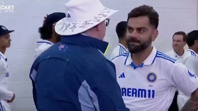 Australia PM Anthony Albanese (L) talks to Virat Kohli ahead of Day 1 of India's pink-ball warm-up match (X)