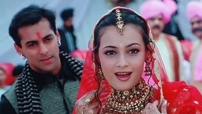 Salman Khan and Dia Mirza in a still from Tumko Na Bhool Payenge. Salman Khan and Dia Mirza in a still from Tumko Na Bhool Payenge.
