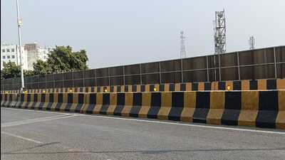 A newly decked up flyover near the Allahabad high court in Prayagraj. (HT photo) A newly decked up flyover near the Allahabad high court in Prayagraj. (HT photo)