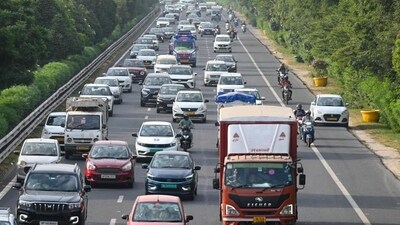 In an effort to decrease accidents during the winter, the UP Traffic Police has decided to lower the speed restrictions on the Yamuna and Noida Motorways.