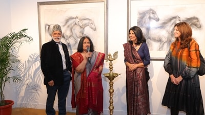 The evening began with cocktails and guided viewing, featuring remarks by Sujata.