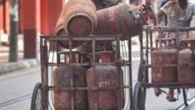 Prices of 14.2 KG domestic cylinders remain unchanged. (PTI)