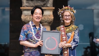 Taiwanese President Lai Ching-te (L) posing with the Bishop Museum Director Dee Jay Mailer in Honolulu, Hawaii. (AFP) Taiwanese President Lai Ching-te (L) posing with the Bishop Museum Director Dee Jay Mailer in Honolulu, Hawaii. (AFP)