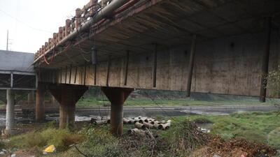 While bearings are generally required to be replaced every 15 to 20 years, the bearings of some bridges in Pune are being replaced for the first time in 35 years. (MAHENDRA KOLHE/HT PHOTO) While bearings are generally required to be replaced every 15 to 20 years, the bearings of some bridges in Pune are being replaced for the first time in 35 years. (MAHENDRA KOLHE/HT PHOTO)