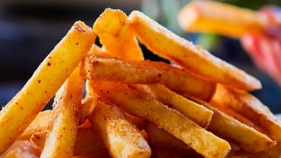 The incident occurred at the McDonald's outlet in Lido Mall, where the complainant and his nephew had ordered vegetarian French fries. (Taste)
