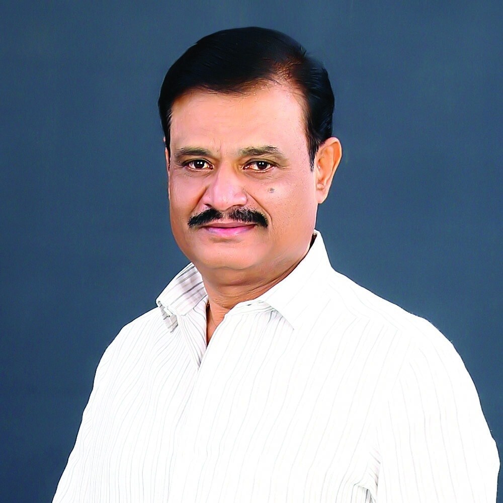 Munirathna was into custody on September 14 this year by Bengaluru police for allegedly threatening a BBMP contractor. Munirathna was into custody on September 14 this year by Bengaluru police for allegedly threatening a BBMP contractor.