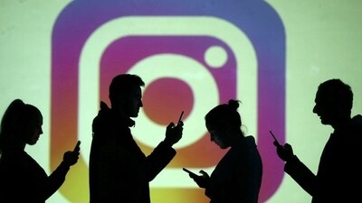 Coordinate with friends effectively with Instagram’s new real-time location sharing feature. (REUTERS)