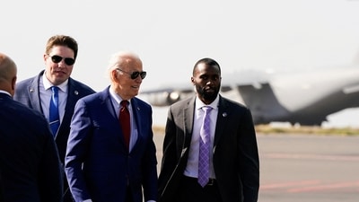 U.S. President Joe Biden looks on, before he boards Air Force One en route to Angola, at Amilcar Cabral International Airport in Sal, Cape Verde, December 2, 2024. REUTERS/Elizabeth Frantz (REUTERS)