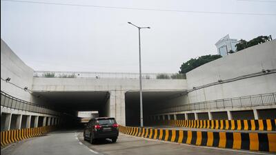 Currently, the Noida-Greater Noida Expressway has three operational underpasses at chainages 2.36 km, 10.30 km, and 19.40 km, near Sectors 96, 142, and 148, respectively. (Sunil Ghosh/HT Photo) Currently, the Noida-Greater Noida Expressway has three operational underpasses at chainages 2.36 km, 10.30 km, and 19.40 km, near Sectors 96, 142, and 148, respectively. (Sunil Ghosh/HT Photo)