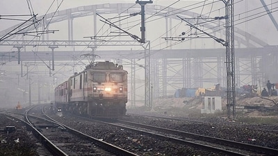 Dense fog blankets Prayagraj in UP on Monday. (ANI) Dense fog blankets Prayagraj in UP on Monday. (ANI)