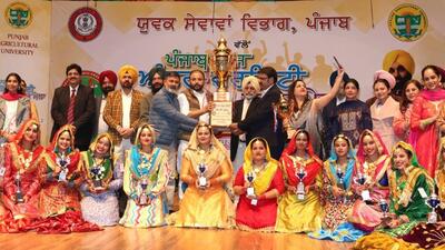 PAU VC Satbir Singh Gosal and Punjab Youth Development Board chairman Parminder Singh Goldy presenting the trophy to the winning team in Ludhiana on Monday. (HT Photo) PAU VC Satbir Singh Gosal and Punjab Youth Development Board chairman Parminder Singh Goldy presenting the trophy to the winning team in Ludhiana on Monday. (HT Photo)