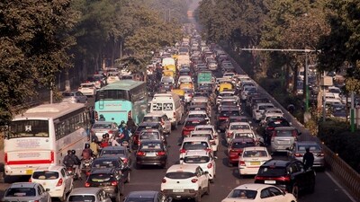 <p>Farmers' march: Vehicles stuck in a traffic jam on a road near Delhi-Noida border after security was heightened in view of farmers' protest march towards Delhi,</p> (PTI) <p>Farmers' march: Vehicles stuck in a traffic jam on a road near Delhi-Noida border after security was heightened in view of farmers' protest march towards Delhi,</p> (PTI)
