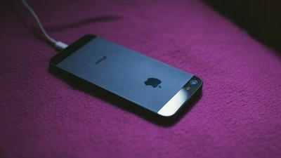 Police said that she got the shock while trying to remove the phone from the charger. Police said that she got the shock while trying to remove the phone from the charger.