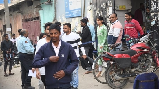 The RRB RPF SI recruitment examination is being held on December 2, 3, 9, 12 and 13, 2024.(Santosh Kumar/HT Photo)
