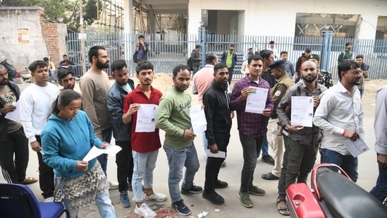 RRBs are releasing the RPF SI admit cards in phases, four days ahead of each exam day. Hall tickets for the December 2 and 3 examinations have been released.(Santosh Kumar/HT Photo)