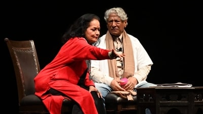 Actors Himani Shivapuri and Rajendra Gupta presenting the play Jeena Isi Ka Naam Hai
