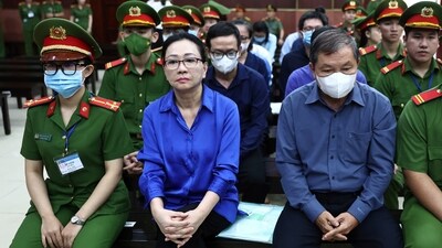 Vietnamese real estate tycoon Truong My Lan, second left, attends trial in an appeal she filed against her death sentence in a financial fraud case in Ho Chi Minh City, Vietnam, Tuesday, Dec. 3, 2024. (Tran Quynh/VNExpress via AP) (AP)