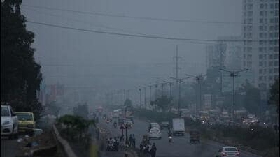 With cloudy weather for the last 24 hours, the air quality in Pune and Pimpri-Chinchwad cities has improved slightly. (HT) With cloudy weather for the last 24 hours, the air quality in Pune and Pimpri-Chinchwad cities has improved slightly. (HT)