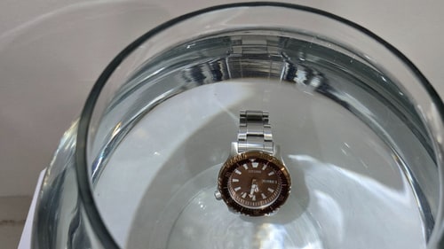 The fish bowl test - After 3 hours the watch stopped ticking as it was not on any arm, the minute I removed it from the bowl and put it back on, it started working again seamlessly! Truly impressive. (Hindustan Times) The fish bowl test - After 3 hours the watch stopped ticking as it was not on any arm, the minute I removed it from the bowl and put it back on, it started working again seamlessly! Truly impressive. (Hindustan Times)