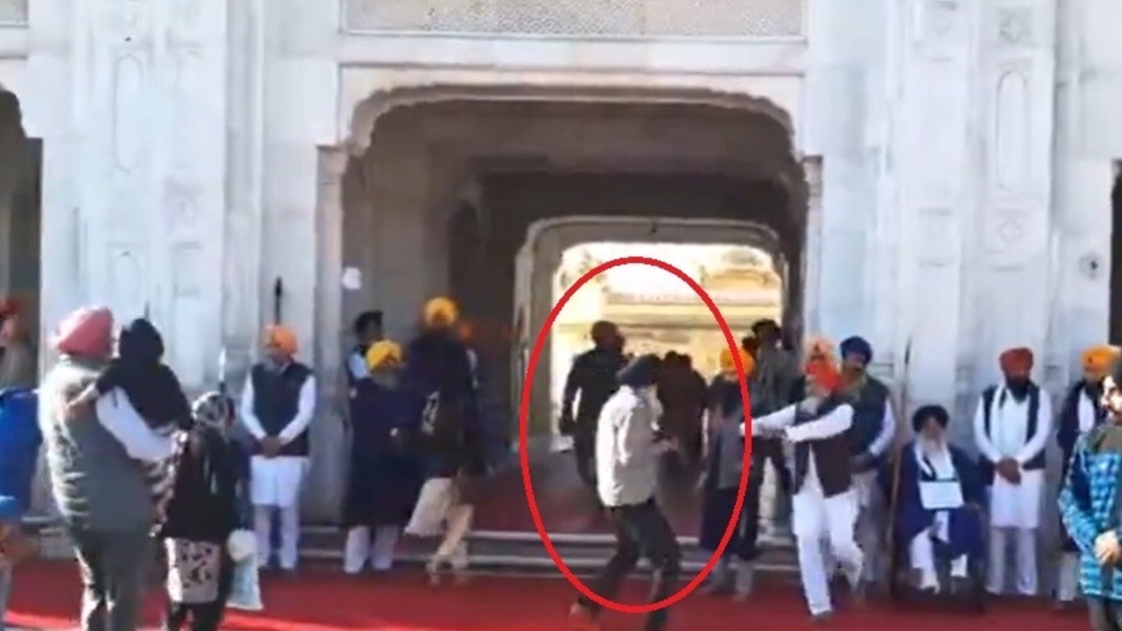 Video shows the moment Narain Singh Chaura opened fire at Sukhbir Badal | Latest News India Video shows the moment Narain Singh Chaura opened fire at Sukhbir Badal | Latest News India