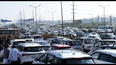 A serpentine jam seen on the Delhi-Meerut expressway after police put up barricades to stop Congress’s Rahul Gandhi from reaching Sambhal on Wednesday (Sakib Ali/HT Photo) A serpentine jam seen on the Delhi-Meerut expressway after police put up barricades to stop Congress’s Rahul Gandhi from reaching Sambhal on Wednesday (Sakib Ali/HT Photo)